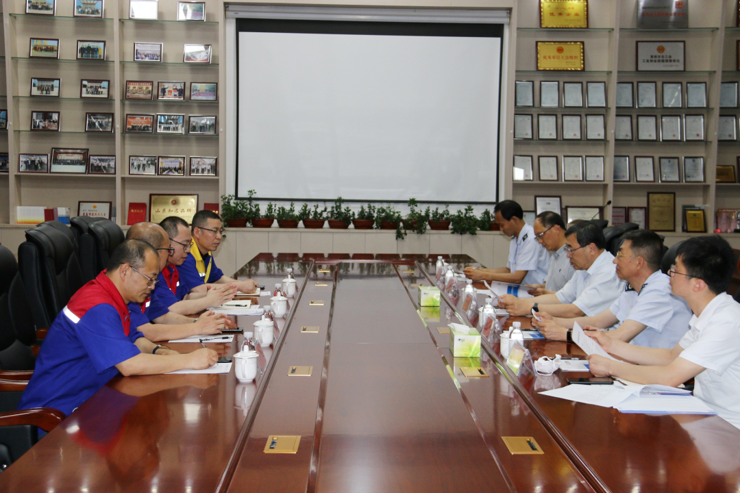 青島市稅務局二級巡視員王軍一行蒞臨銳智調研指導